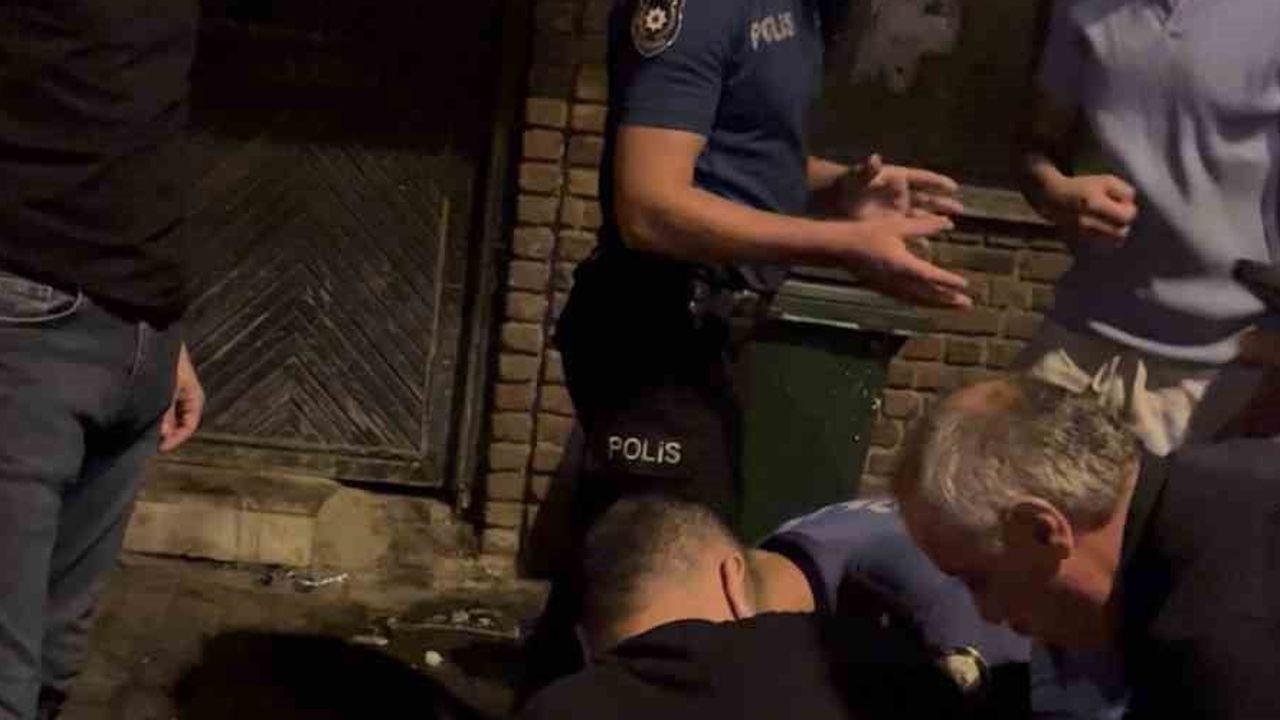 Polisin yanında devam eden kavga biber gazıyla sonlandı: Arapşükrü Sokağı'nda arbede