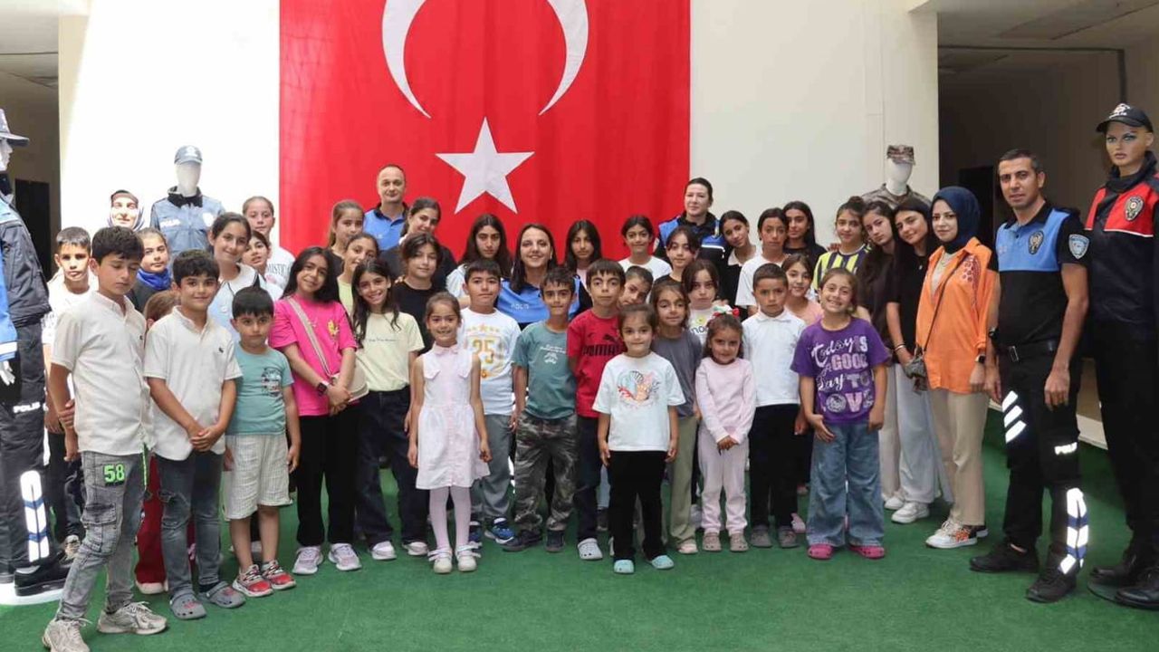 Polisle tanışma günü: minik misafirler emniyette kaynaştı