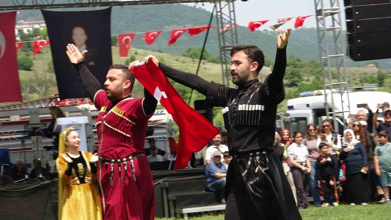 Posof'ta kültür ve sanat festivali doğa, müzik ve gelenekleri buluşturdu