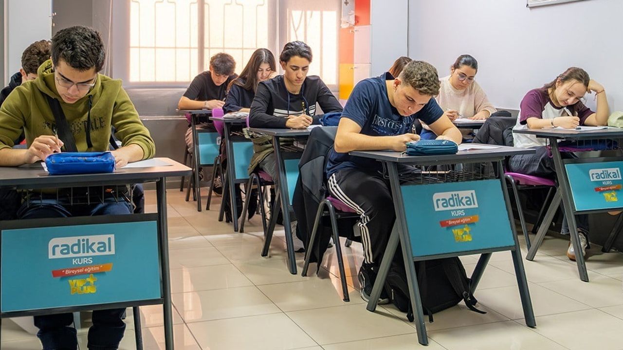 Radikal eğitimden mezunlara YKS hazırlığında yarı fiyatına destek