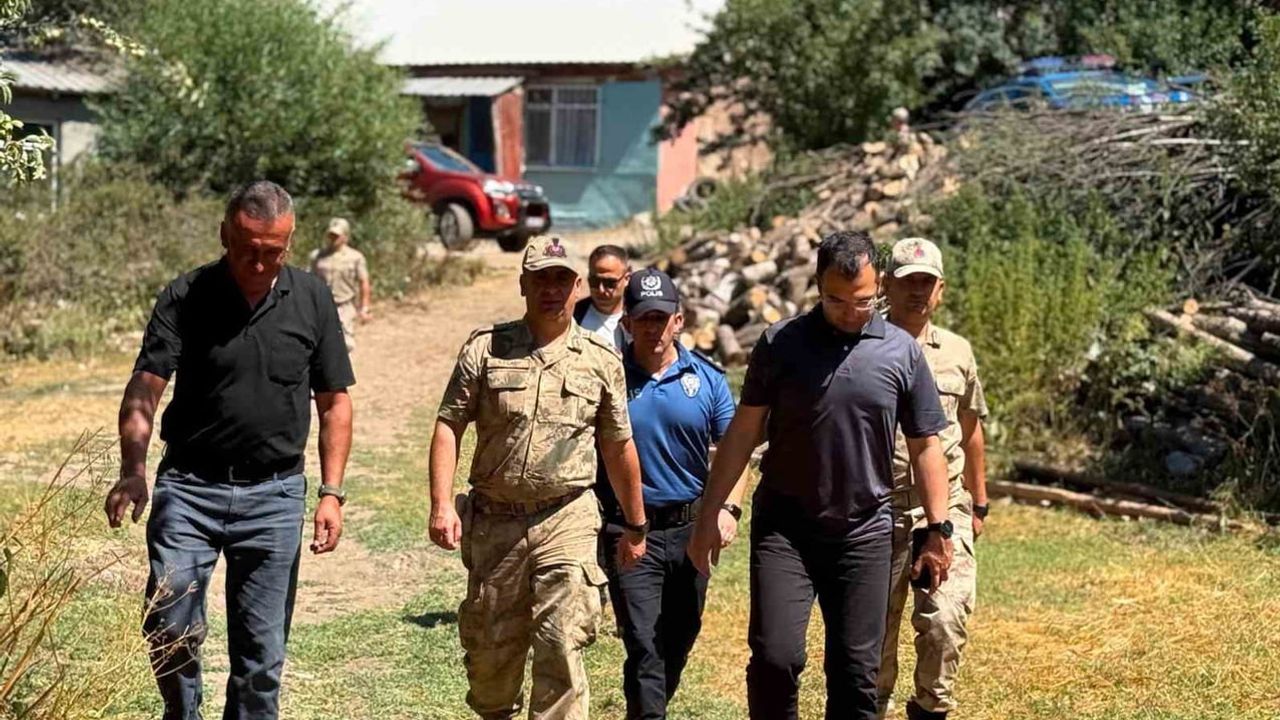 Refahiye kırsalında halkın gündemini yerinde dinleyen kaymakam Taşkıran