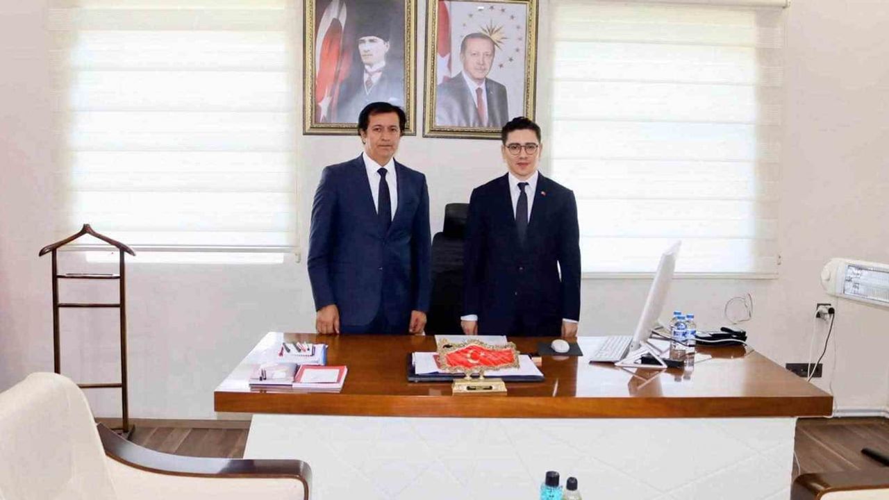 Rektör Emiroğlu'ndan kaymakam Sakızcı'ya ziyaret: eğitim iş birliği öne çıktı
