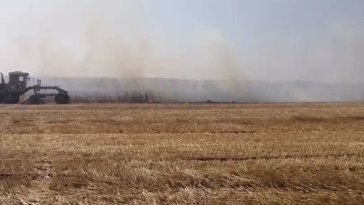 Rüzgarın taşıdığı ateş yerleşimlere sıçradı: Edirne Bayırı'nda bağ evi yandı