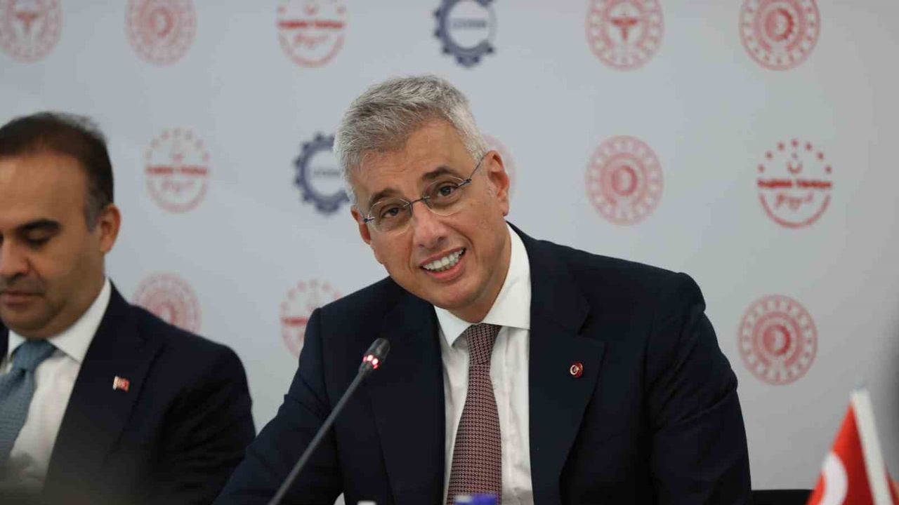 Sağlık sanayisinde üretim vurgusu: Kemal Memişoğlu Çerkezköy tesislerini inceledi