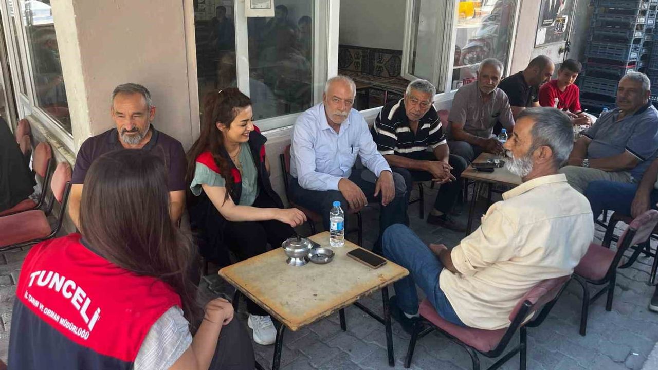 Sahada bilgi paylaşımı: Çemişgezek'te cuma buluşmaları üreticiyle sürdü