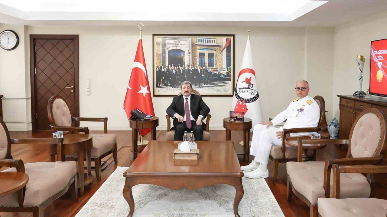 Sahil güvenlik karadeniz'de yeni komutan: Tuğamiral Gökmen Gücüyen göreve başladı
