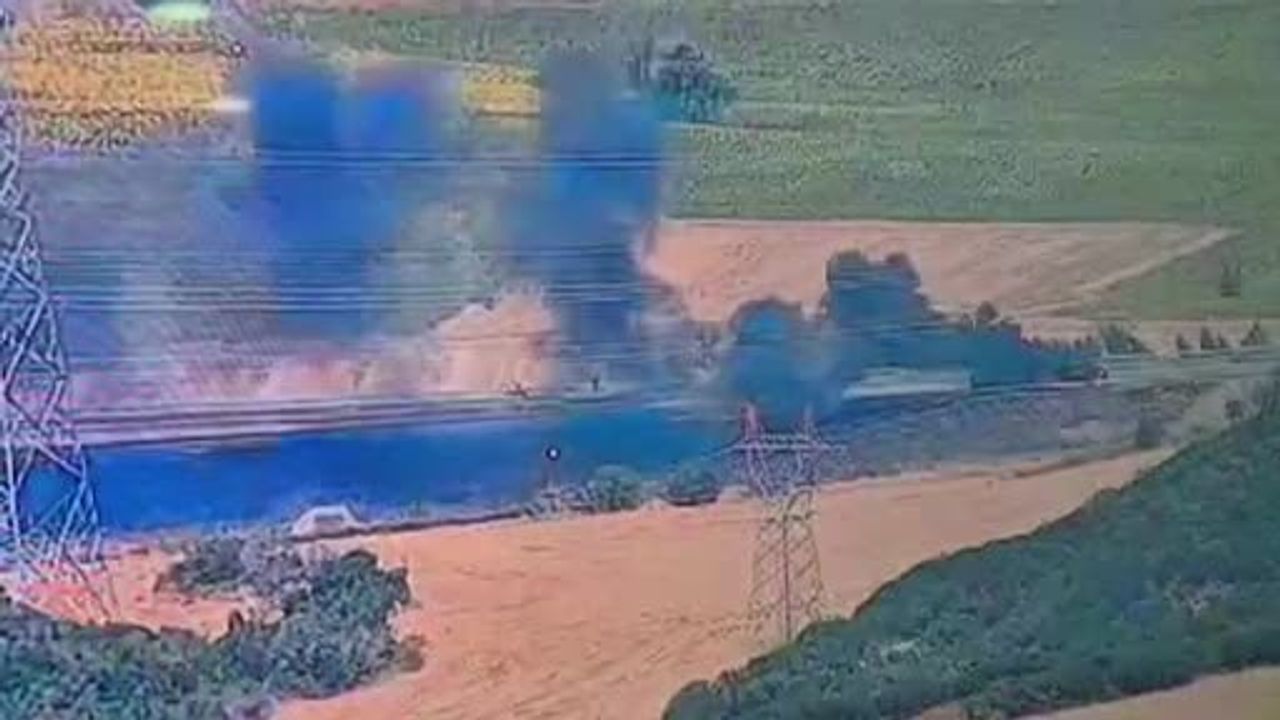 Sahil yolunda alevlenen araç şarköy-çanakkale sınırındaki otlukları tehdit etti