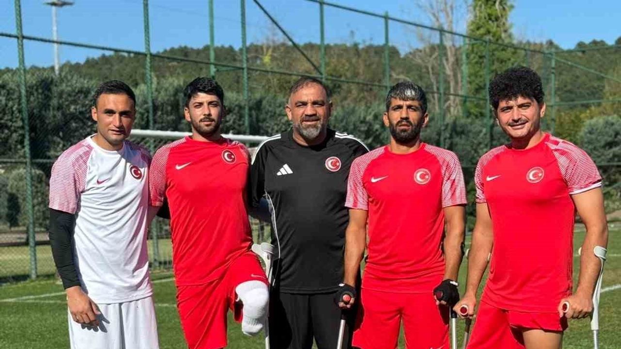 Şahinbey'den ay-yıldızlı forma için yetişen dört futbolcu ve bir antrenör