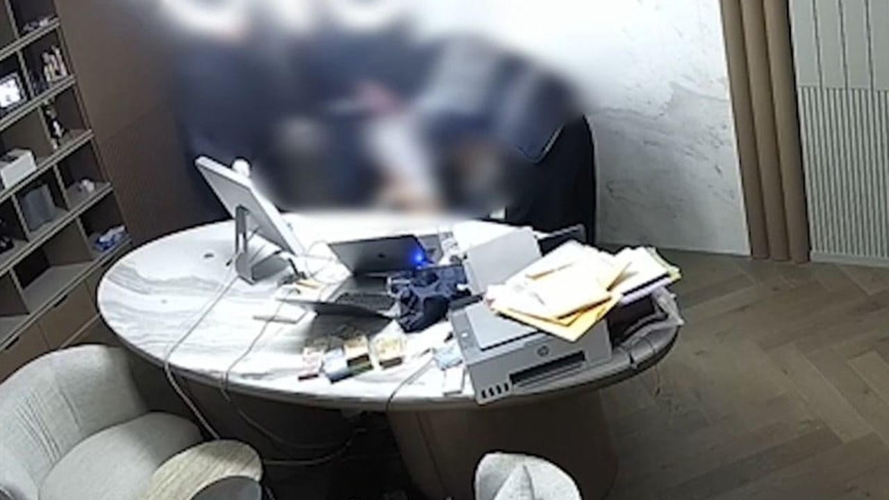 sahte polis kıyafetiyle villaya girip kripto varlıkları transfer ettirdikleri iddiasıyle yargılanıyorlar