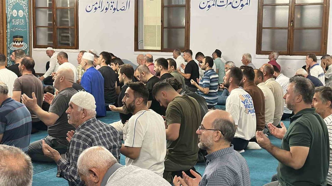 Sakarya'da mevlid kandili: camilerde dualar, gönüllerde birlik