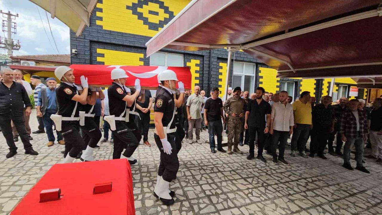 Sakarya'da son görev: emekli baş polis uğurlandı