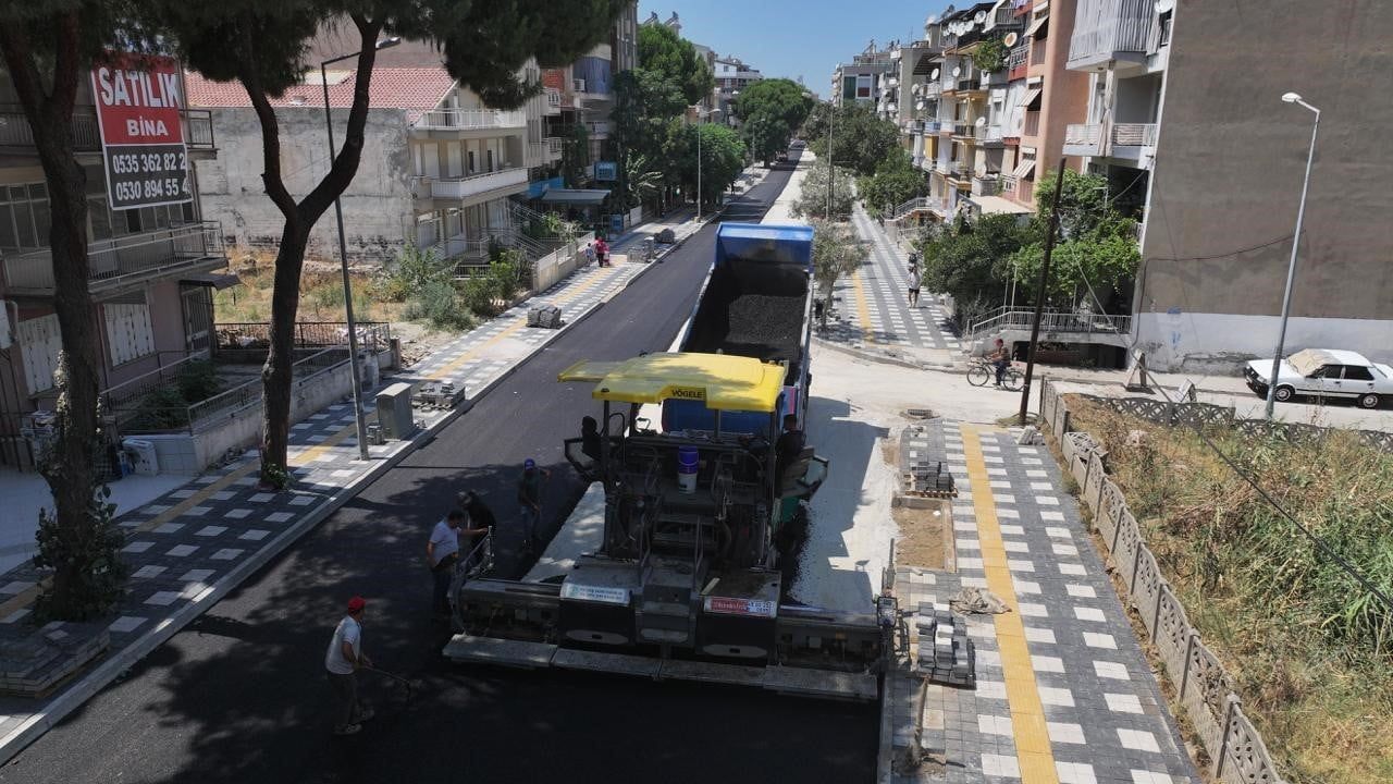 Salihli’de 3,5 kilometrelik güzergâhta sıcak asfalt ve kaldırım çalışması