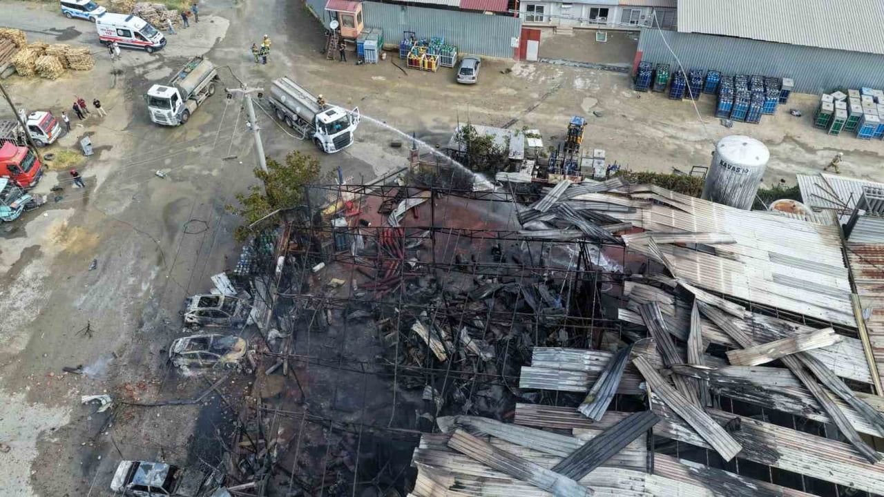 Salihli'de gaz dolum tesisi patlamasının yıkımı dronla kaydedildi
