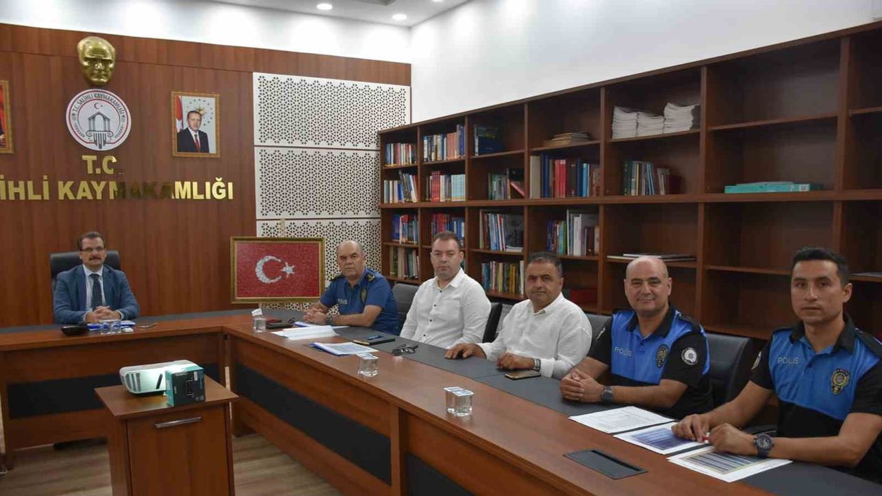 Salihli'de güvenlik ve görünüm odaklı metruk bina ve hurda araç temizliği