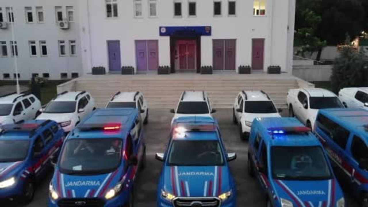 Samsun'da jandarmadan tırda gizlenmiş 132 kilogram toz esrar ele geçirildi
