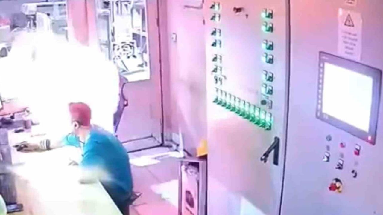 Samsun'da kumanda odasında alevler: fırın patlaması güvenlik kamerasında