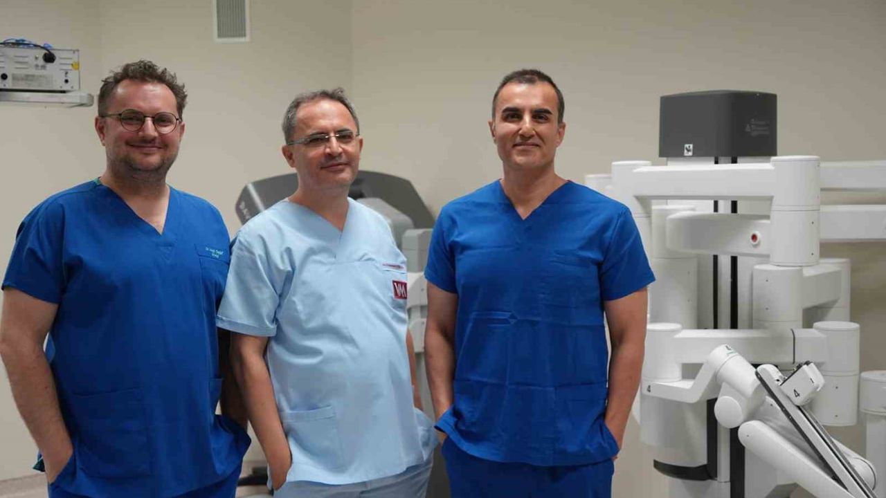 Samsun'da ürolojide düşük invaziv hedefiyle robotik uygulamalar başladı