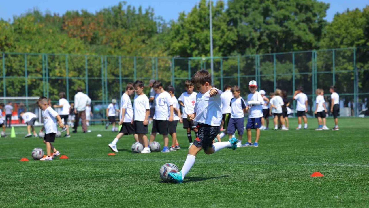 Samsun'da yaz spor okulları 422 çocuk ve genci spora taşıdı