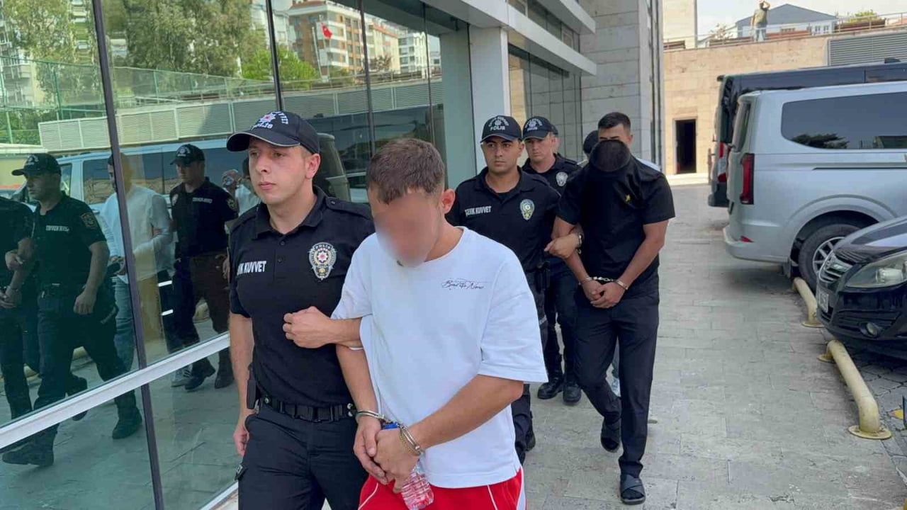 Samsun polisinin dört ayrı operasyonda yakaladığı şüpheliler adliyeye çıkarıldı
