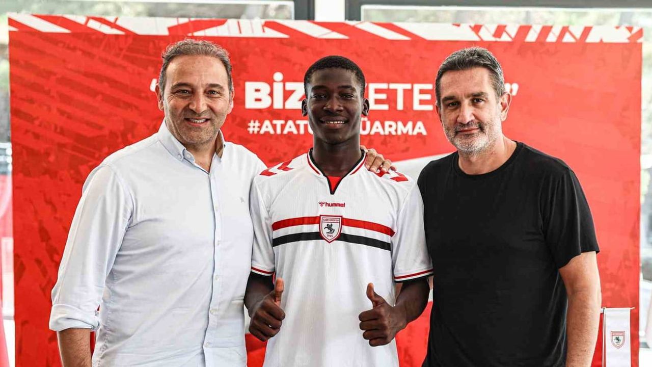 Samsunspor 18 yaşındaki Daniel ile beş yıllık gelecek planına imza attı