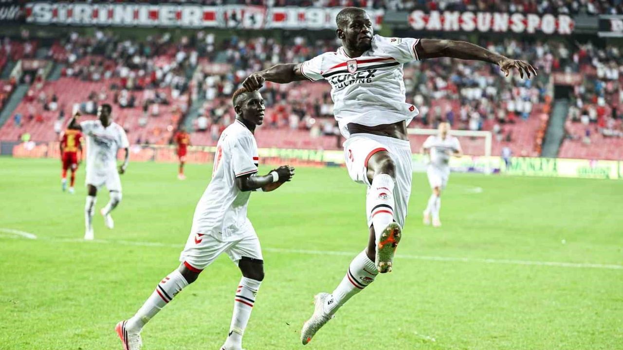 Samsunspor ile Göztepe 3-3 berabere kaldı: gol düellosu 19 Mayıs'ta