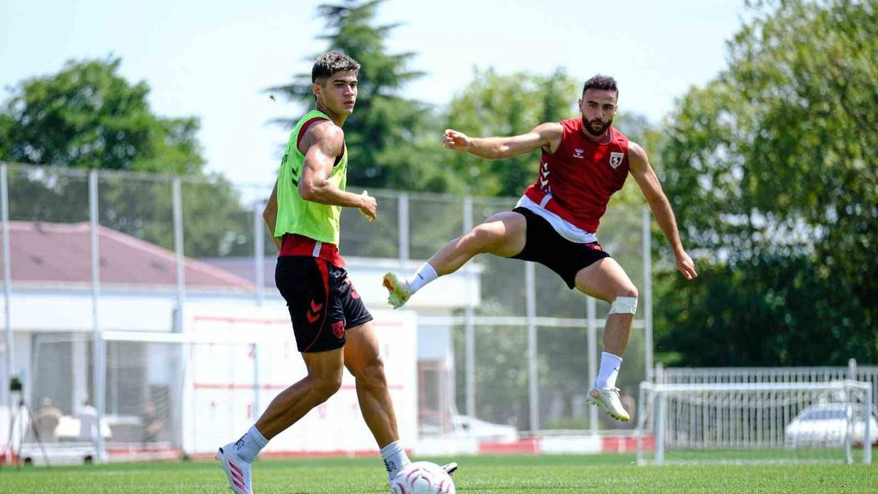 Samsunspor'ta Çaykur Rizespor maçı hazırlığı: rondo ve dar alanda çift kale çalışmaları