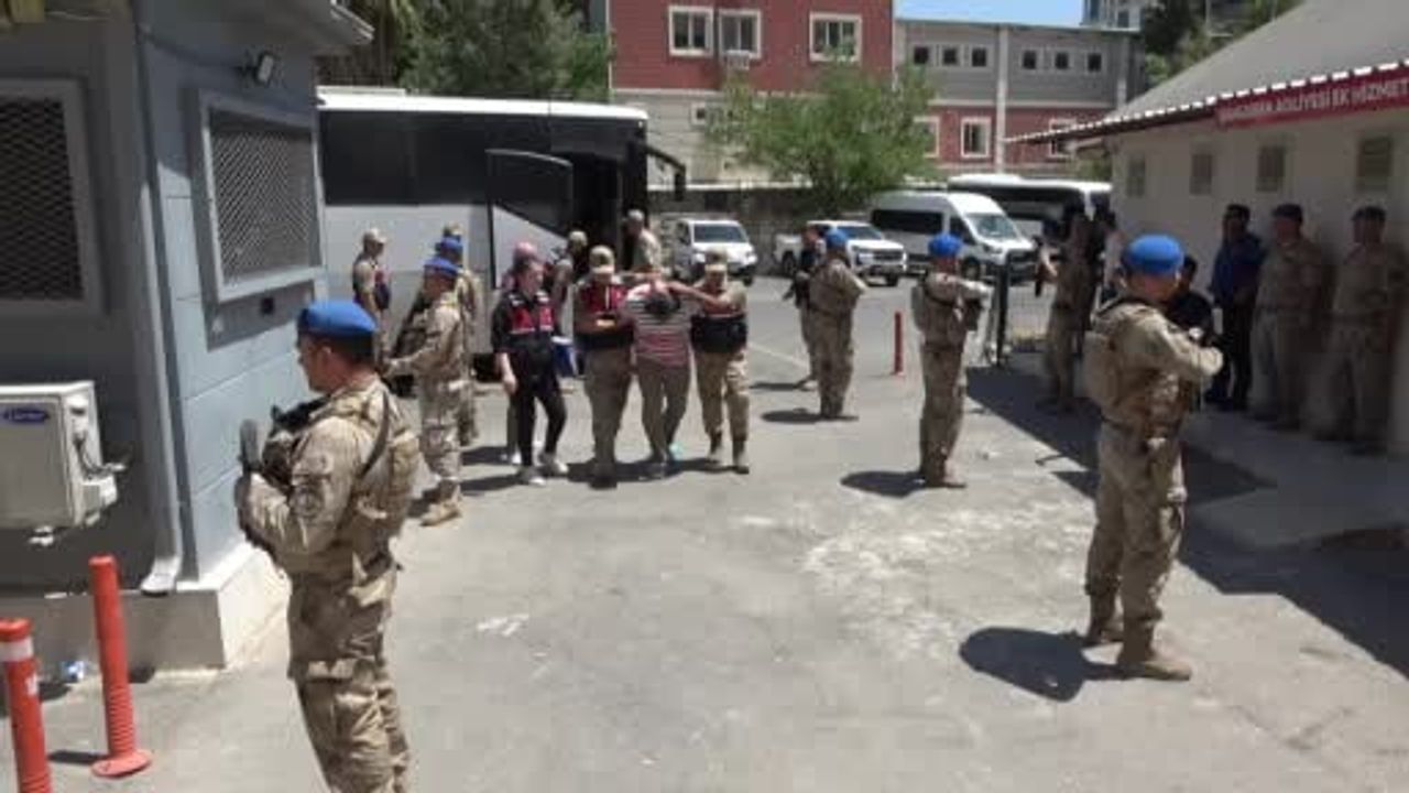 Şanlıurfa'da gece yolunda gasp edilen 12 kilo altın ve 2 milyon TL olayı: sekiz tutuklama