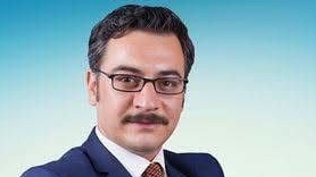 Şanlıurfa'da şarampole devrilen araçta sunucu Ömer Yılan yaşamını yitirdi