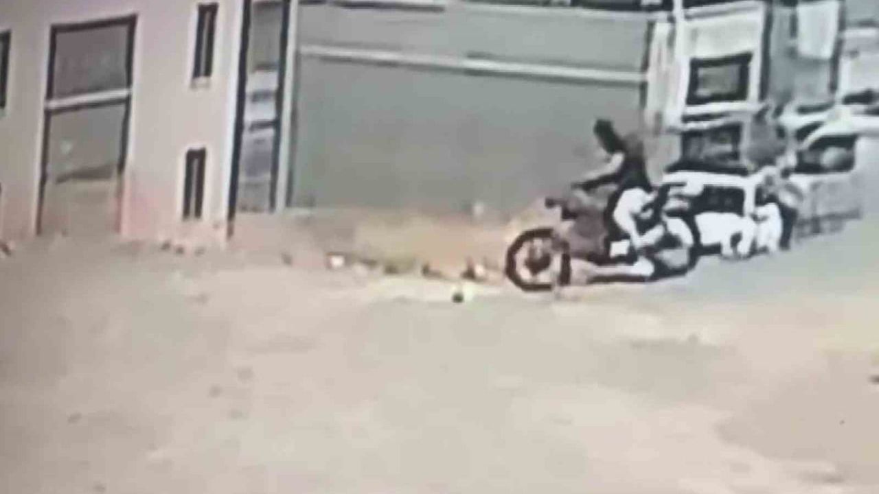 Şantiye önünde maskeli hırsızın motosiklet planı jandarmaya takıldı