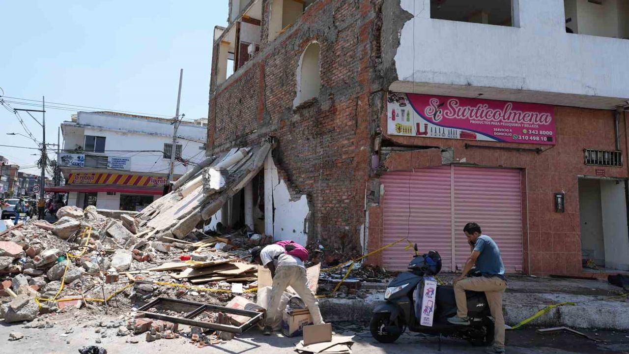 Sarsıntının bilançosu: Kolombiya'da can kaybı 321'e ulaştı
