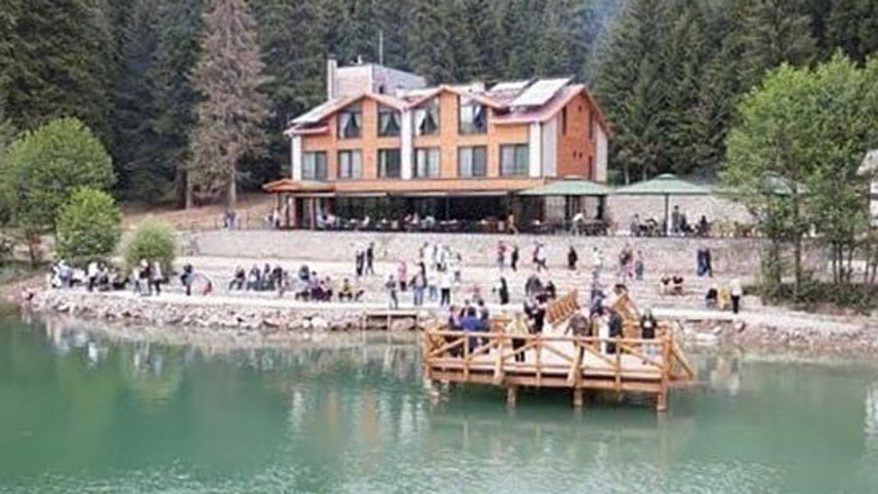 Şavşat Karagöl'de yüksek maaşla ilan verdi, aşçı bulunamadı