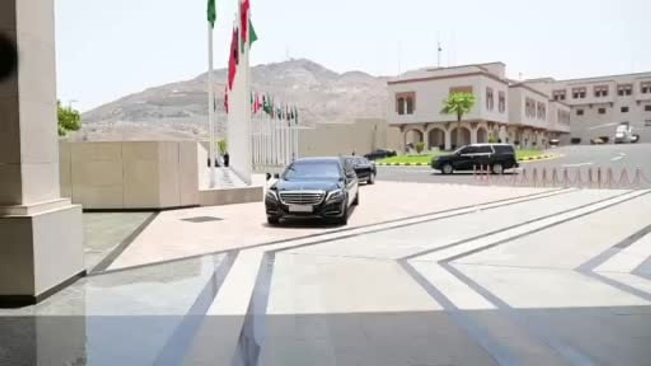 Şehbaz Şerif Mekke'de Muhammed bin Selman ile görüştü