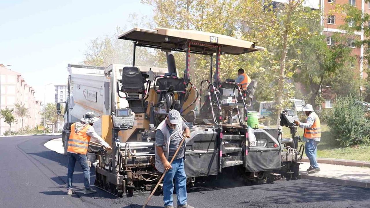 Şehitkamil'de ulaşım konforu için kapsamlı yol seferberliği