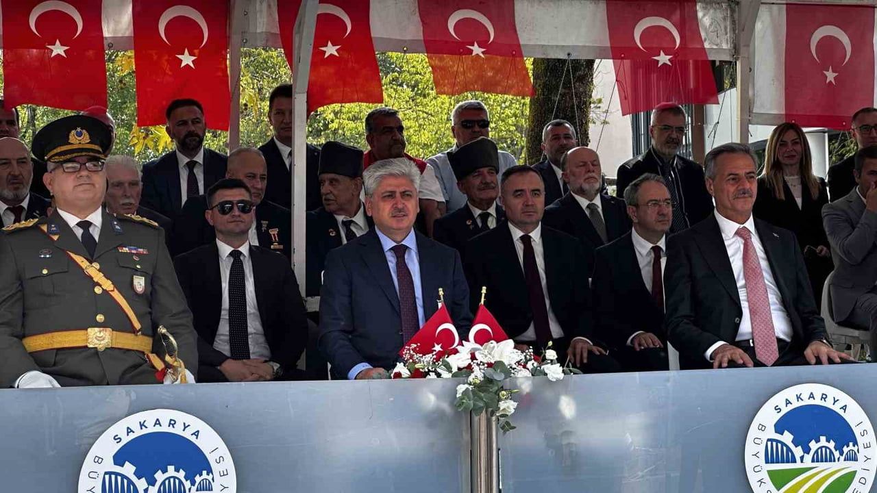 Şehrin kalbinde birlik: Sakarya'da 30 Ağustos coşkusu