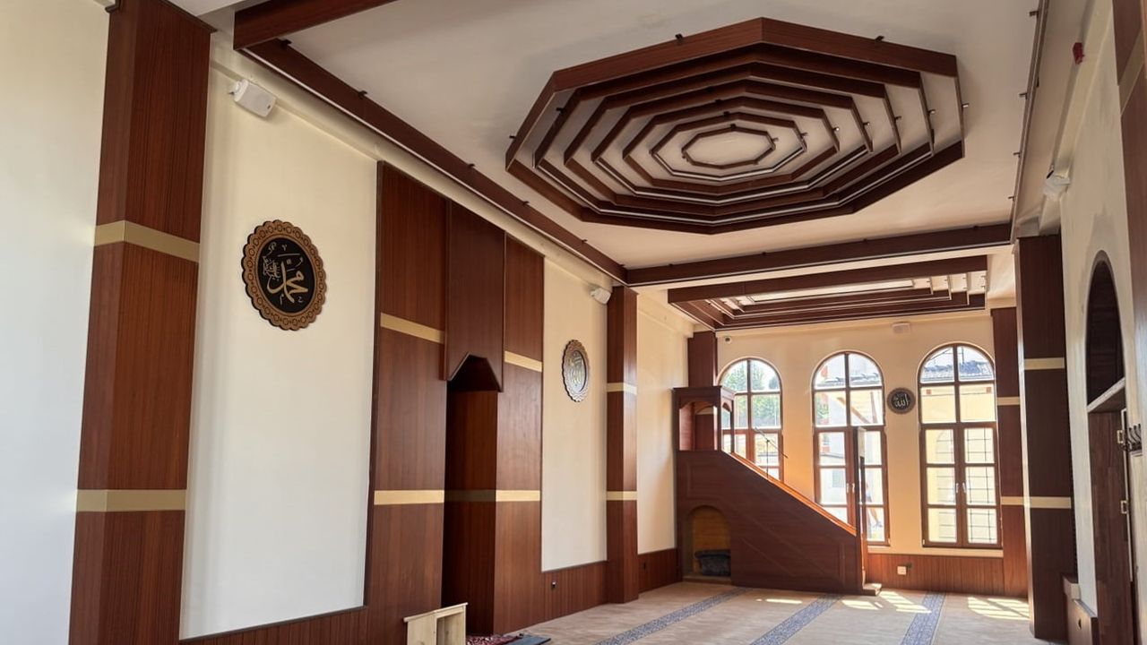Selçuklu mahallesine butik bir soluk: Hayrat Camii ibadete açılıyor