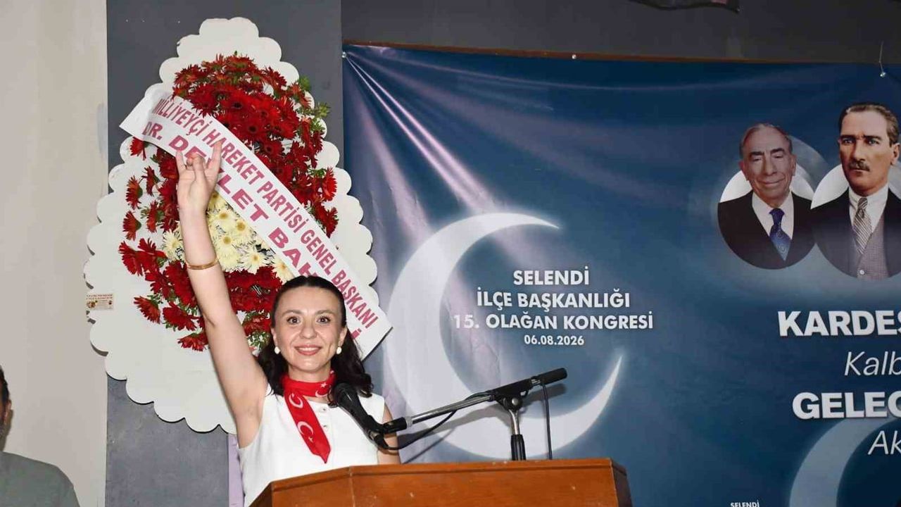 Selendi'de yeni dönem: MHP'nin ilçe başkanı avukat Hafize Gürcan seçildi