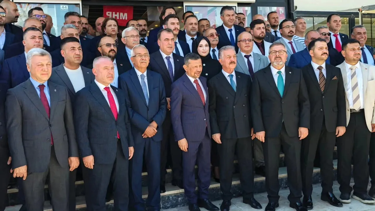 Selman Tuğ yeniden seçildi: MHP Kütahya merkez ilçe teşkilatında yeni dönem başladı