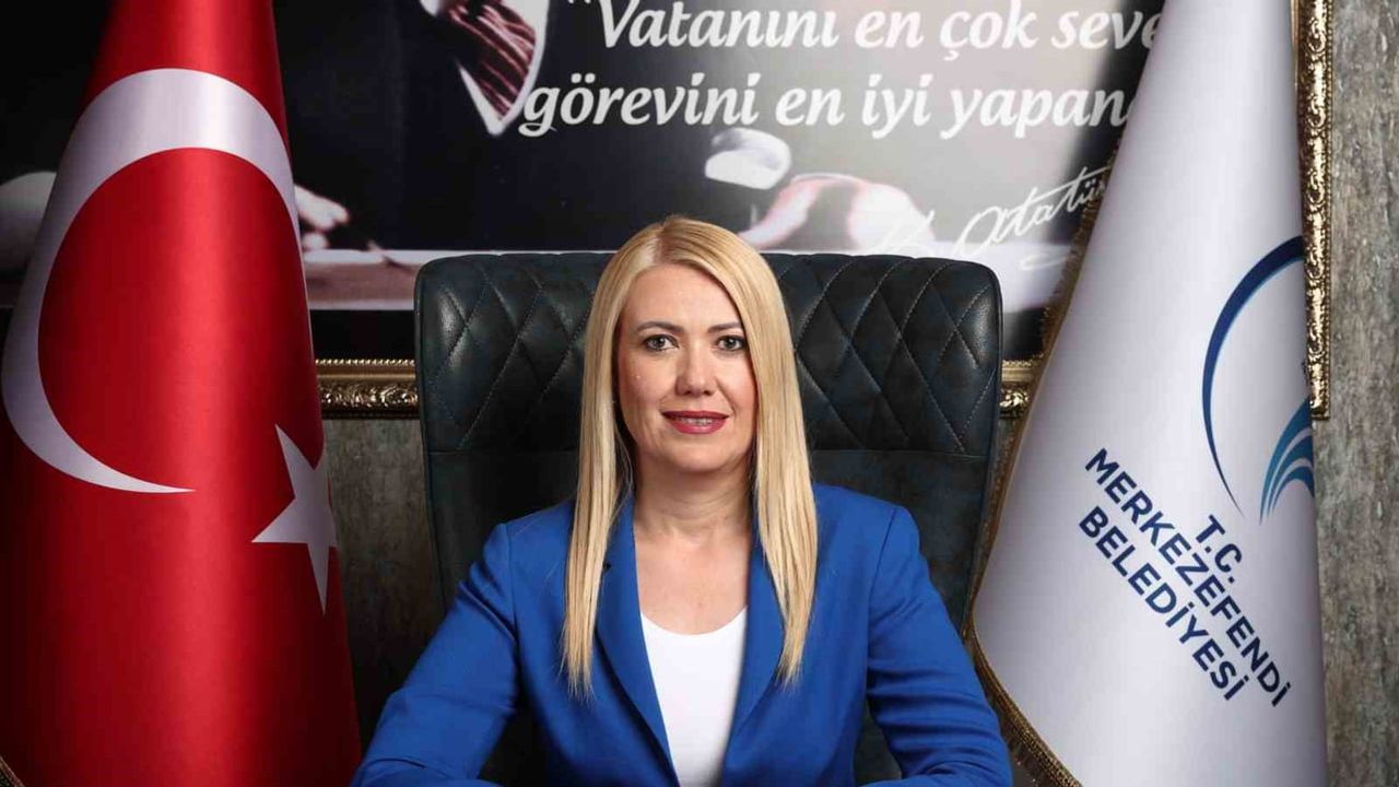 Şeniz Doğan'dan 30 ağustos çağrısı: cumhuriyete sahip çıkalım