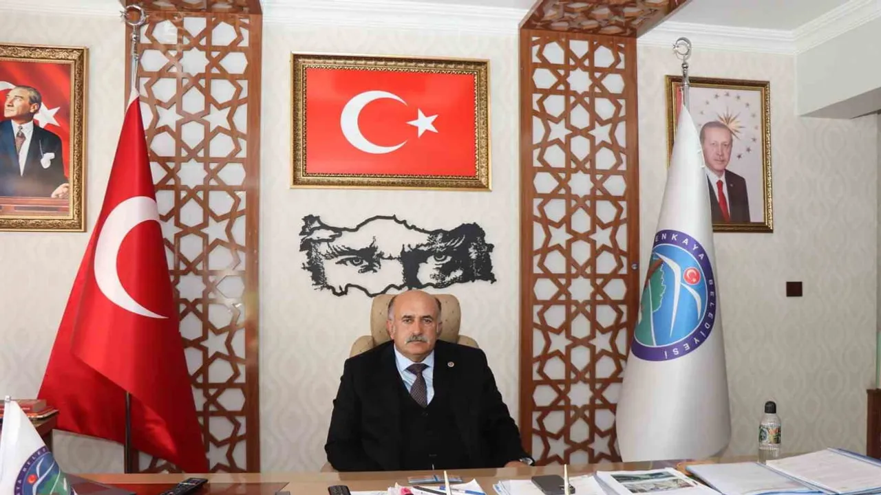 Şenkaya'da yeni dönem: başkan Görbil Özcan CHP'den ayrıldı