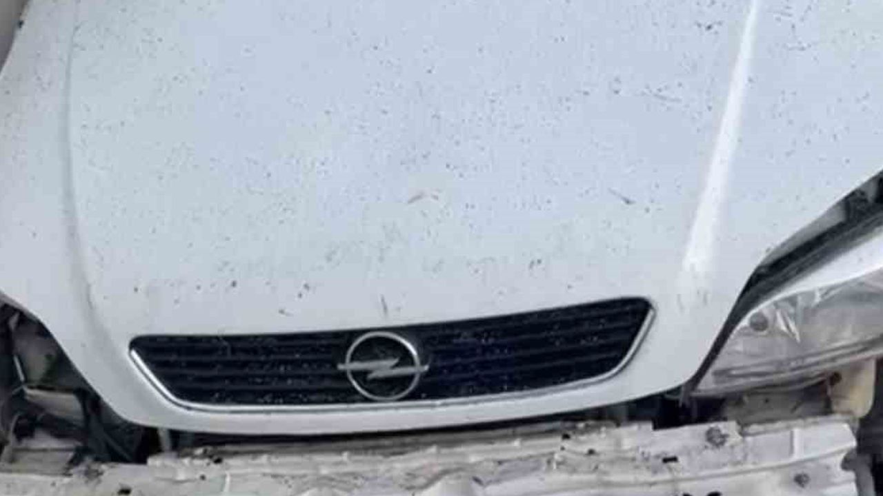 Seranın üzerinden aşağı yuvarlanan otomobil bir kişinin hayatını kaybetmesine yol açtı