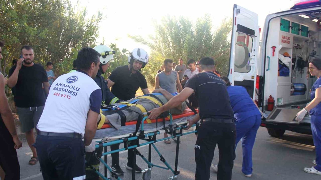 Serik'te kanal kenarına yuvarlanan otomobil 20 metre sürüklendi; sürücü ağır yaralandı