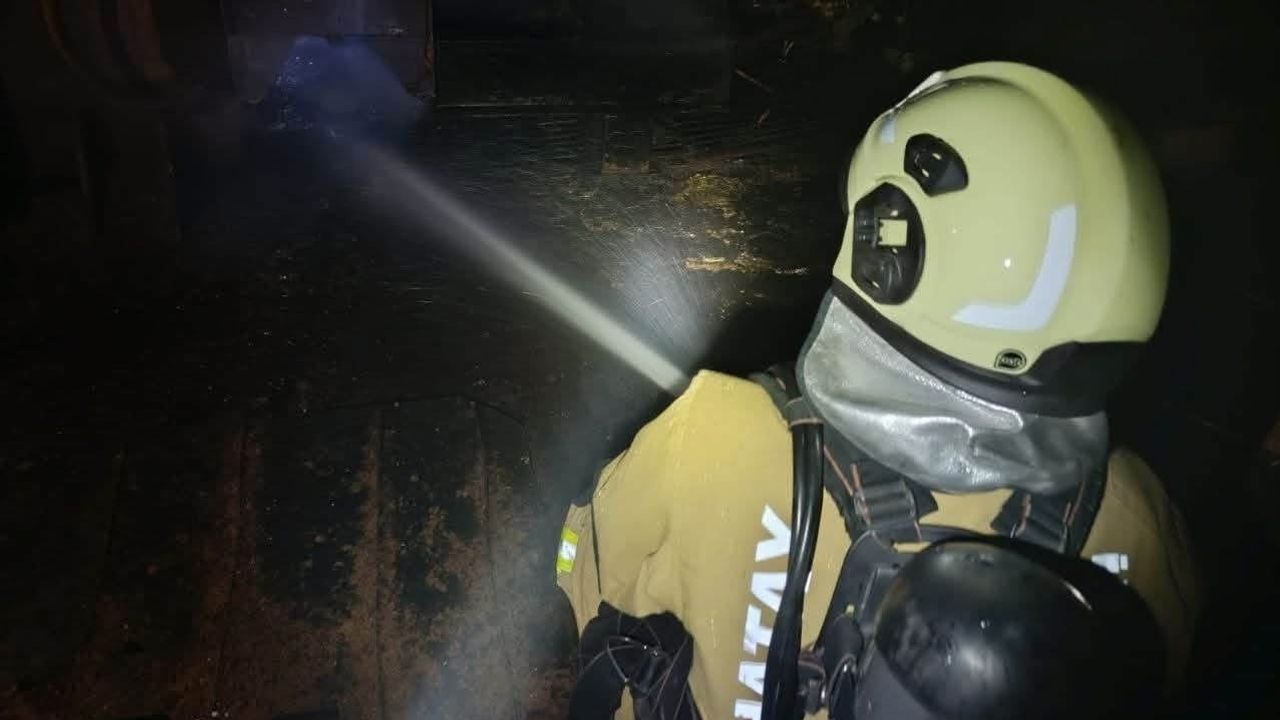 Serinyol'da küspe yağı fabrikasında yangın itfaiye müdahalesiyle kontrol altına alındı