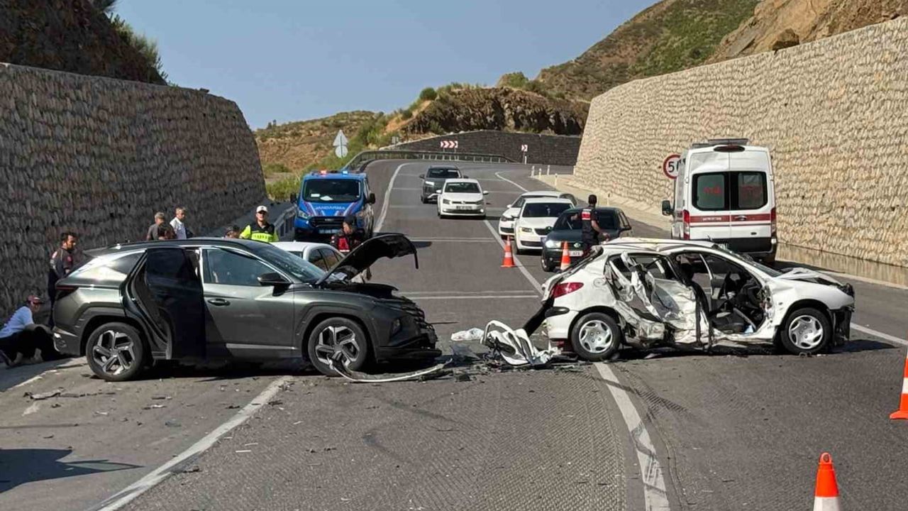 şerit ihlali zincirleme kazaya yol açtı: 4 kişi yaralandı