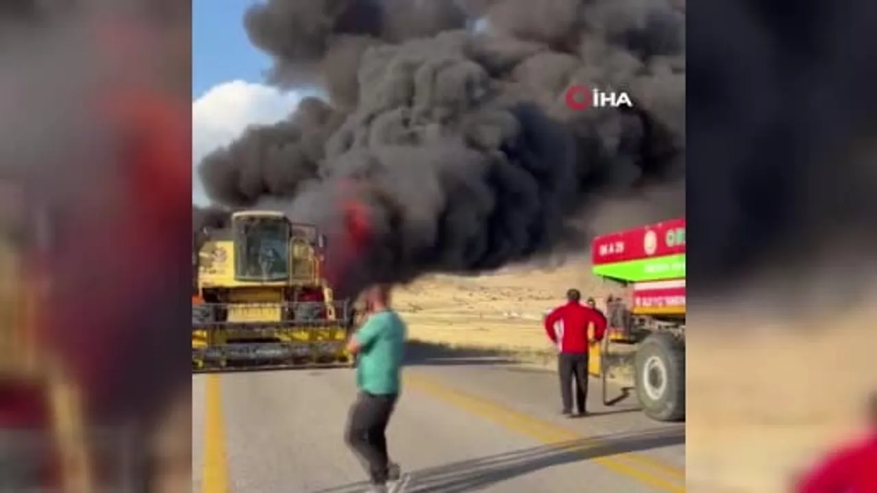 Seyir halindeki biçerdöver Çubuk'ta alev aldı, ekipler büyümeden müdahale etti