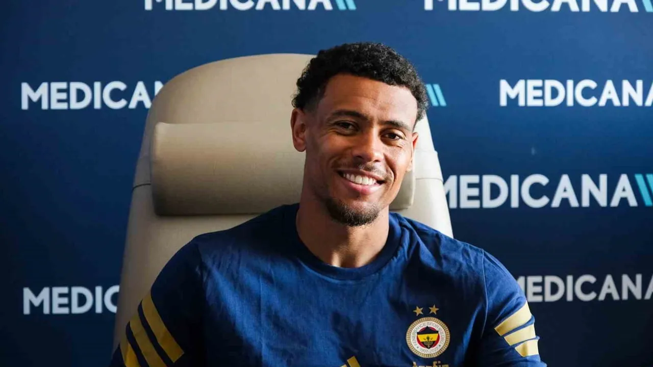 Sezon öncesi sağlık taramaları Fenerbahçe'de sürüyor