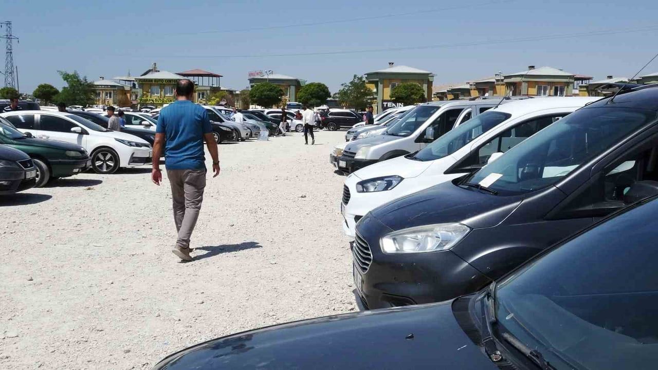 Sıfır kampanyaları ve altın dalgalanması ikinci el oto pazarını durgunlaştırdı
