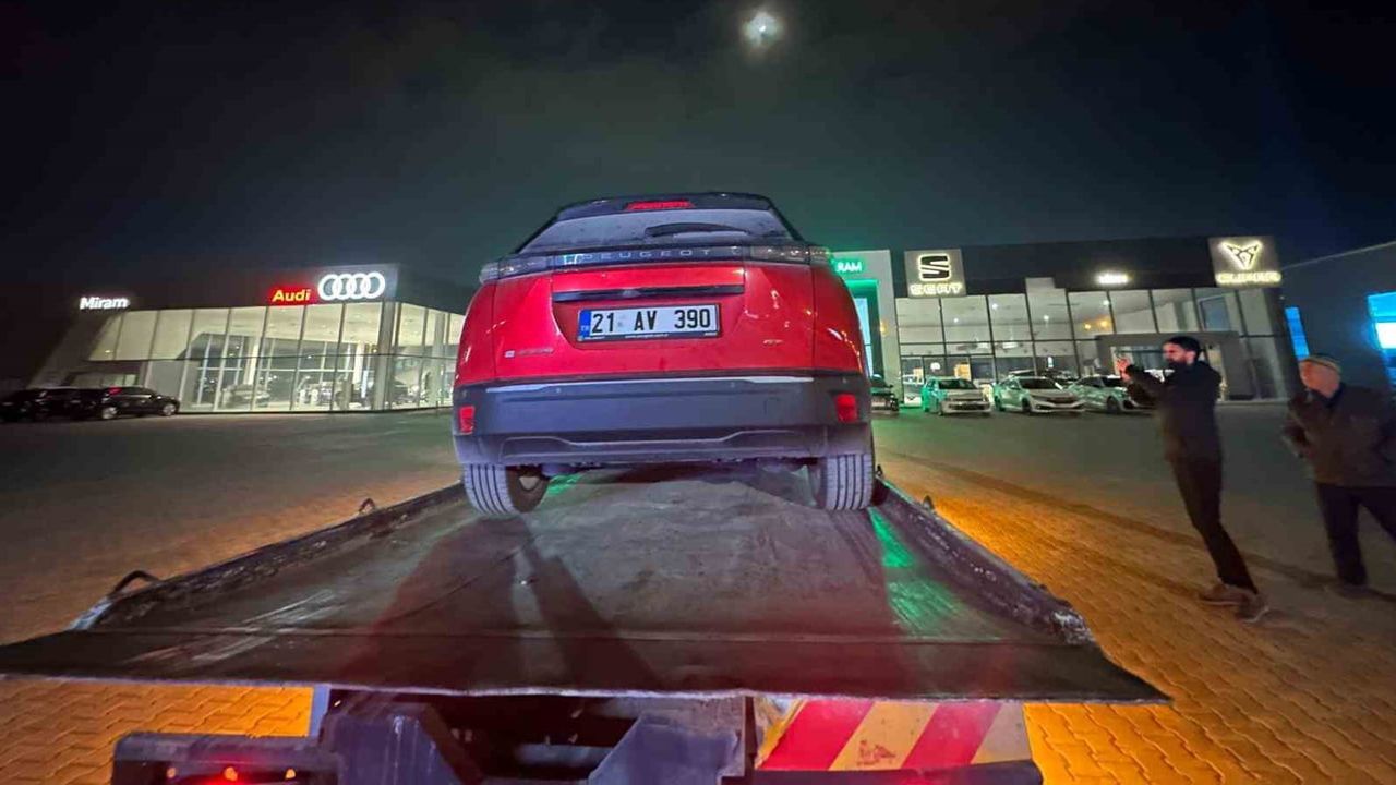 Sıfır kilometre Peugeot'la iki kez yolda kaldı, iade ve tazminat istiyor