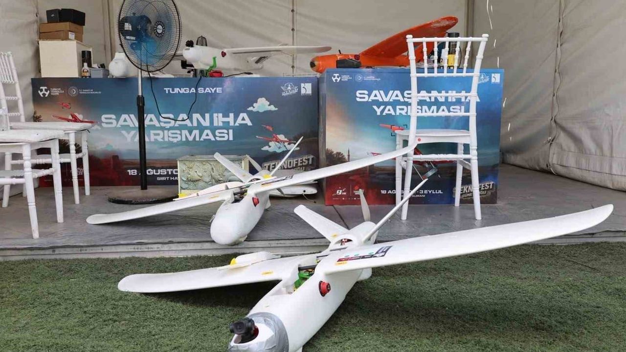 Siirt havalimanı'nda gençlerin tasarladığı savaşan İHA'ların rekabeti sürüyor