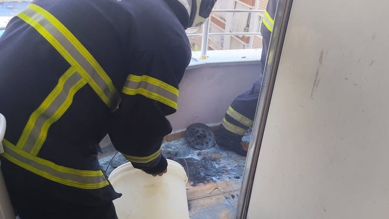 Siirt'te balkon tüpü patlaması apartmanda hasara yol açtı