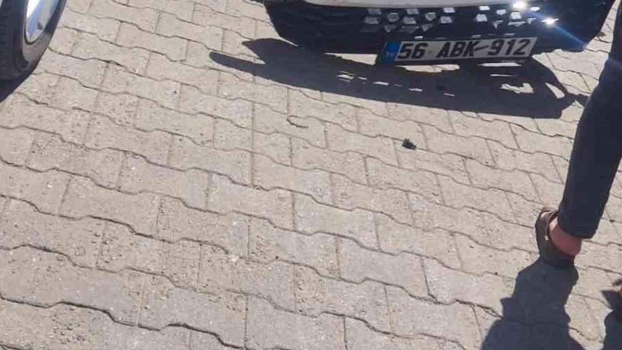 Siirt'te Kooperatif Mahallesi'nde iki araç çarpıştı: yaralanma yok, inceleme başlatıldı